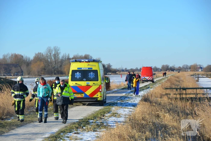 Gewonde met helikopter van ijs gered