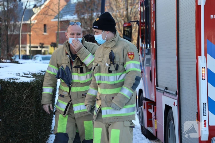 Brandweer doet onderzoek naar gesprongen waterleiding