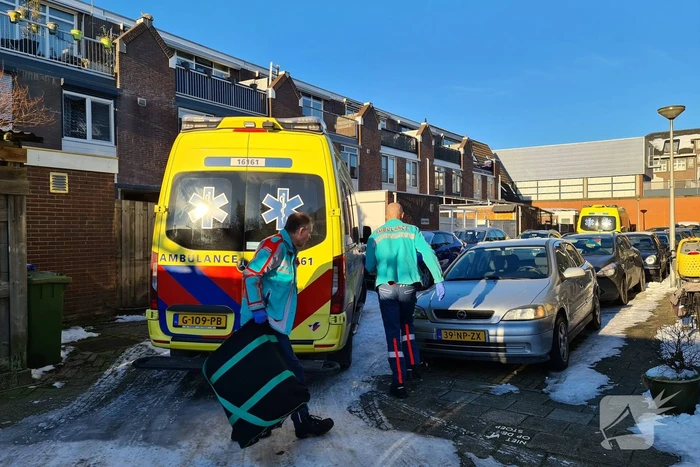 Traumahelikopter landt in park voor incident in woning
