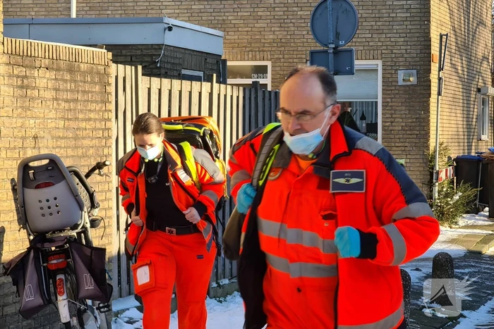 Traumahelikopter landt in park voor incident in woning