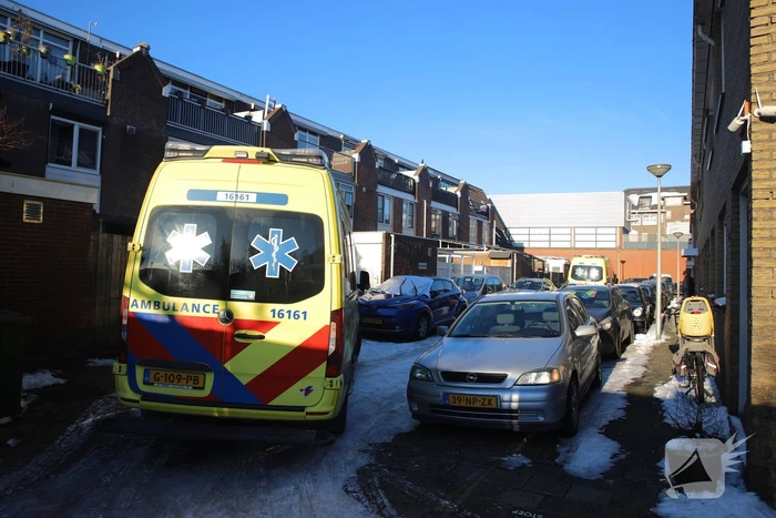 Traumahelikopter landt in park voor incident in woning