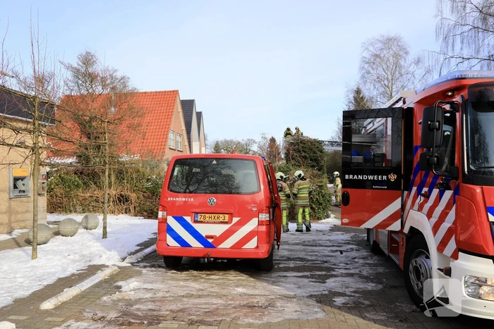 Doorgaande weg afgesloten door schoorsteenbrand