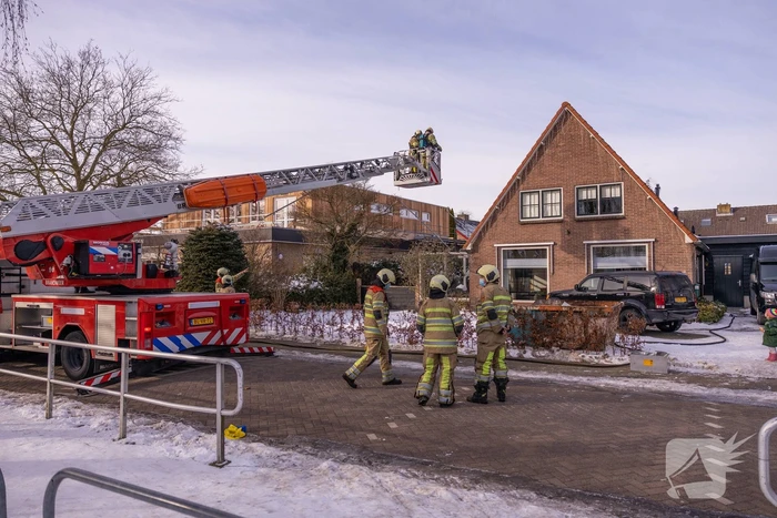 Doorgaande weg afgesloten door schoorsteenbrand