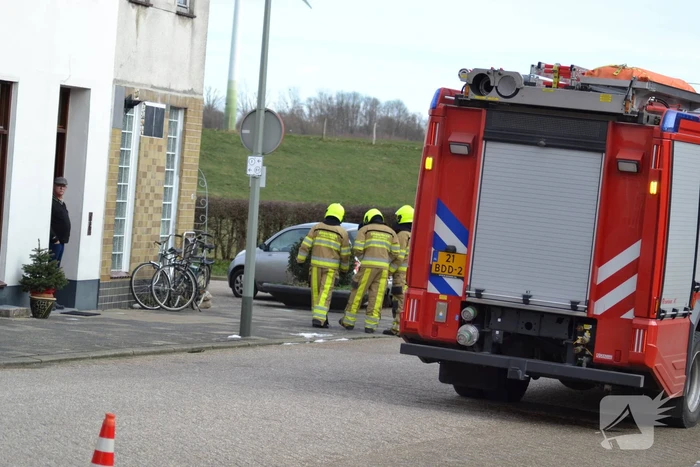 Brandweer doet onderzoek naar vermoedelijke schoorsteenbrand