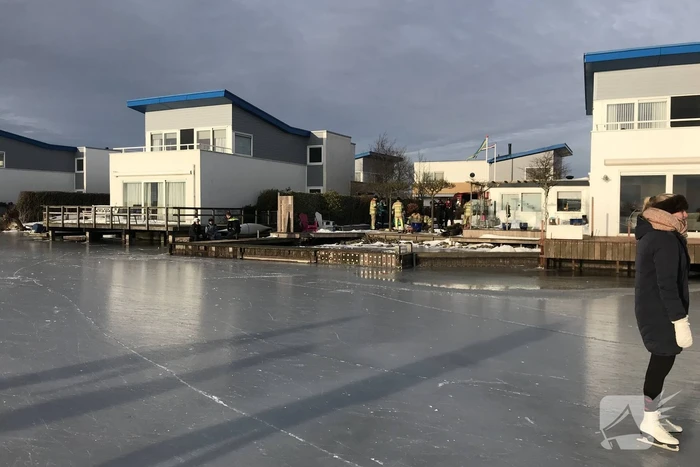 Persoon gewond door ongeval met ijszeiler