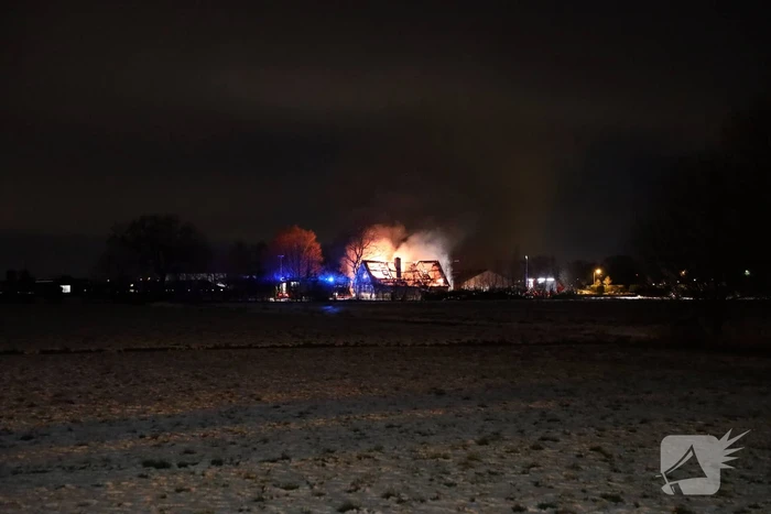 Woonboerderij gaat in vlammen op