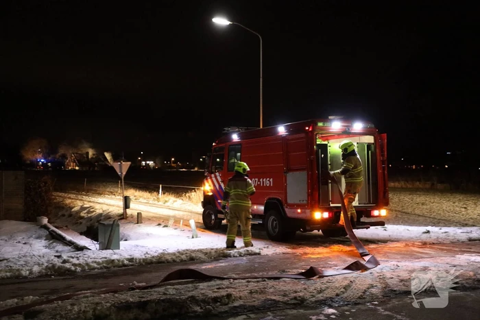 Woonboerderij gaat in vlammen op