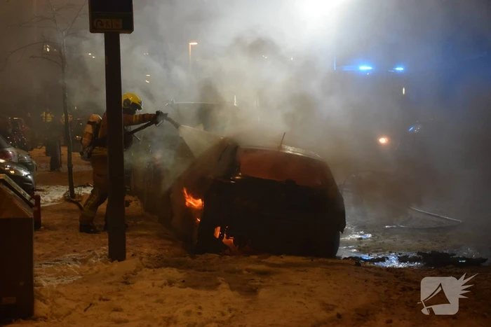 Twee auto's verwoest door brand