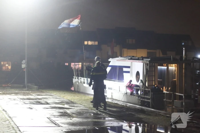 Omstanders redden man uit water