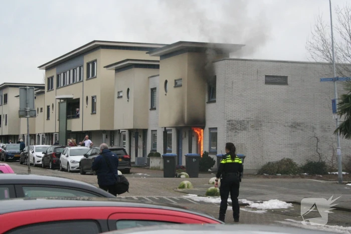 Veel schade bij uitslaande woningbrand
