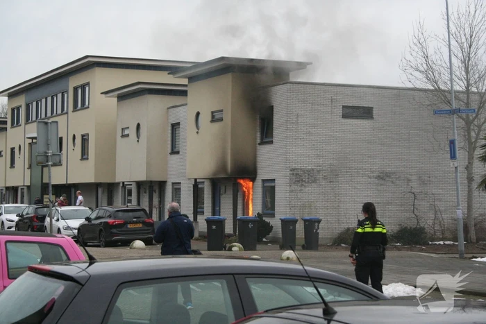 Veel schade bij uitslaande woningbrand