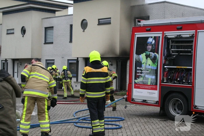Veel schade bij uitslaande woningbrand