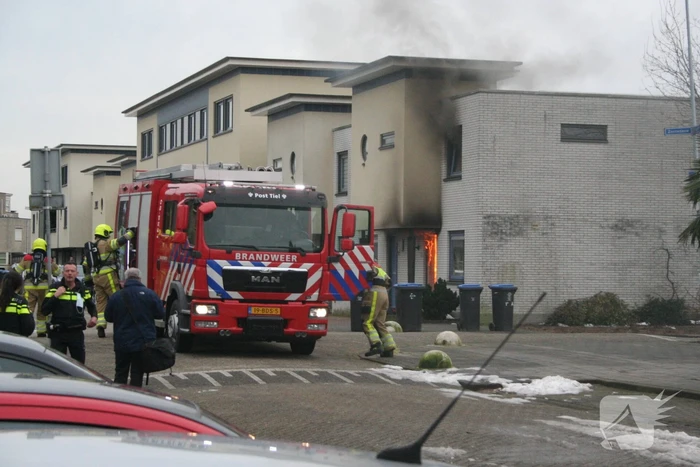 Veel schade bij uitslaande woningbrand