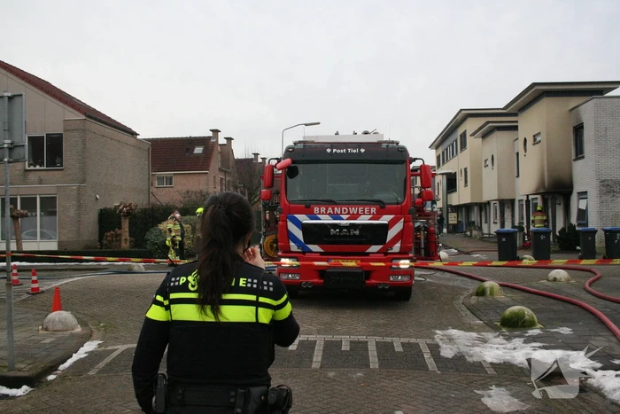 Veel schade bij uitslaande woningbrand