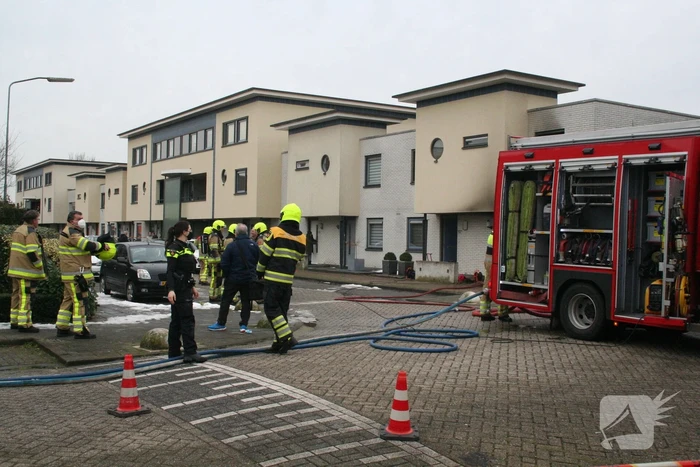 Veel schade bij uitslaande woningbrand