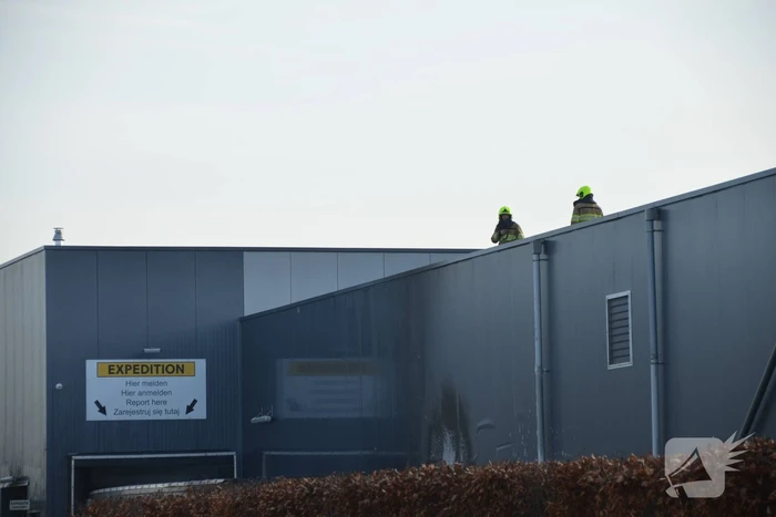 Vrachtwagen voor laaddock uitgebrand