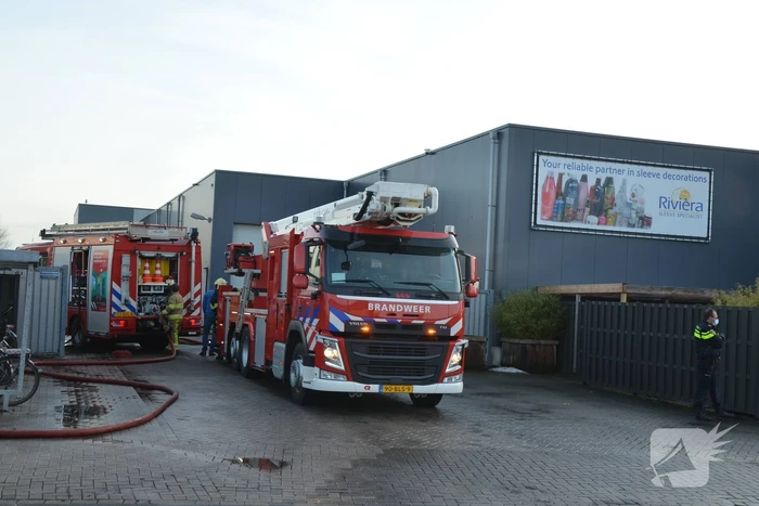 Vrachtwagen voor laaddock uitgebrand
