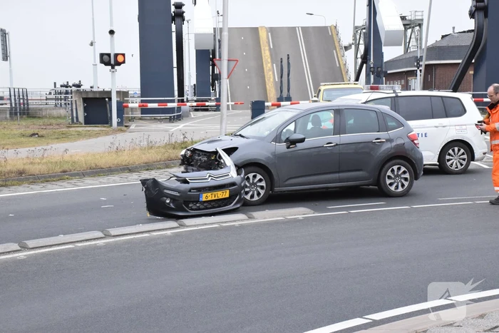 Auto flink beschadigd na ongeval