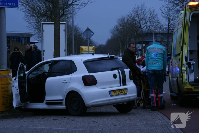 Motorrijder gewond bij botsing met auto