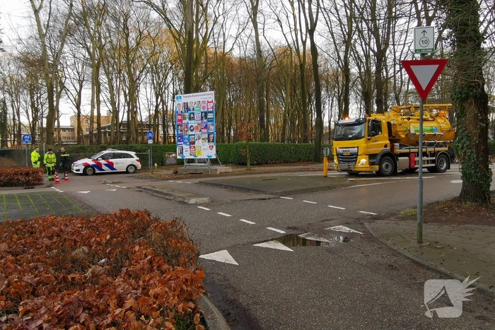 Twee fietsers gaan hard onderuit op glad fietspad