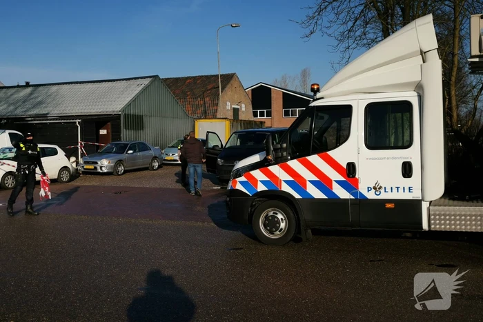 Drugslab in loods achter woning gevonden