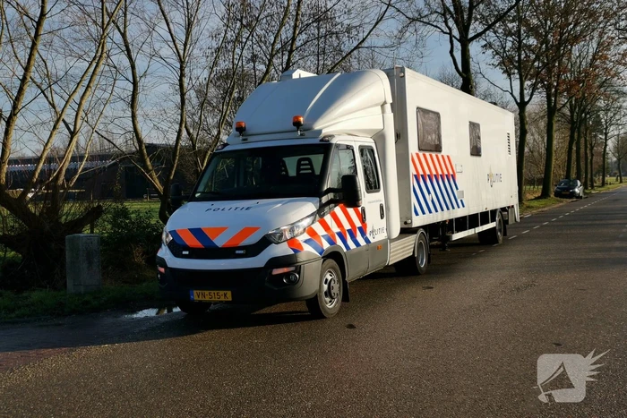 Drugslab in loods achter woning gevonden