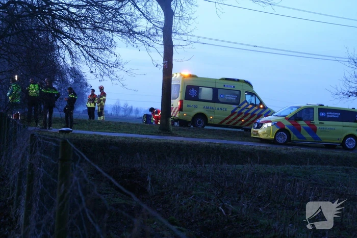 Twee gewonden bij frontale botsing