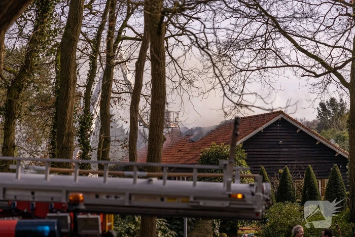 Woning Tom Coronel ontruimd door brand bij buren