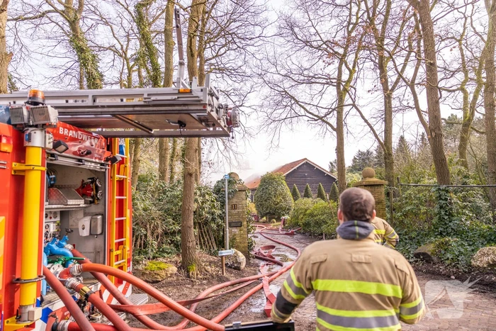 Woning Tom Coronel ontruimd door brand bij buren