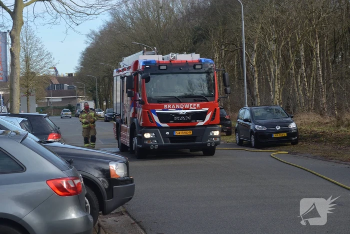 Auto door brand verwoest