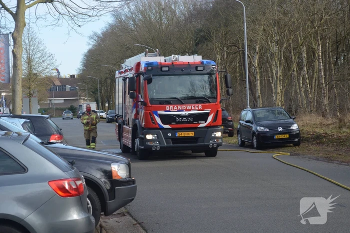 Auto door brand verwoest