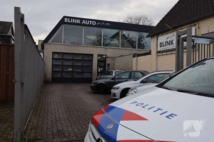 Grootschalige politie-inval bij Blink Auto's