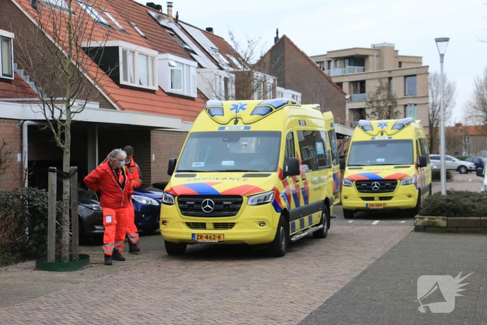 Inzet traumahelikopter voor noodgeval in woning