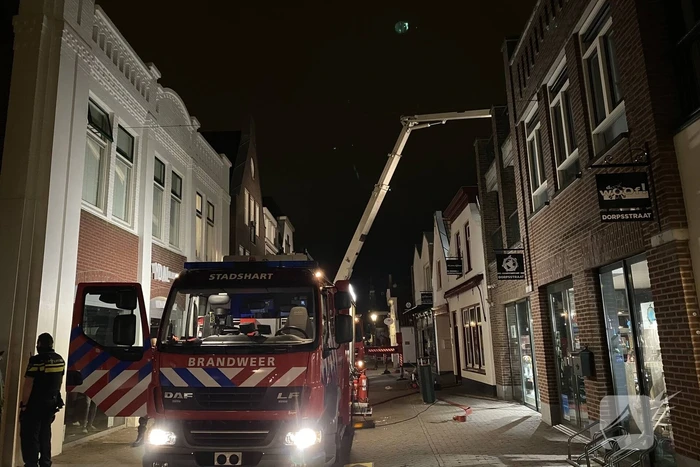 Veel rookontwikkeling bij brand in winkelpand