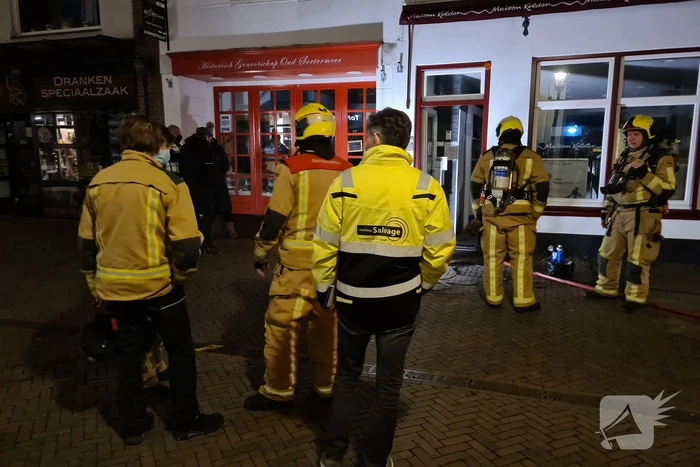 Veel rookontwikkeling bij brand in winkelpand