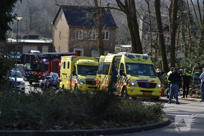 Persoon gewond tijdens snoeien van bomen