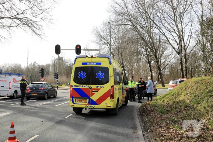 Kop-staart botsing voor stoplicht