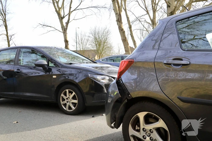 Kop-staart botsing voor stoplicht