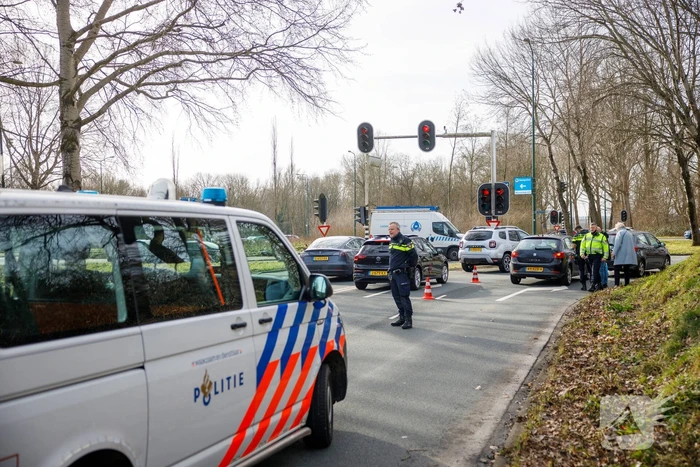 Kop-staart botsing voor stoplicht