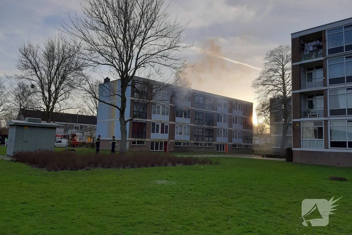 Veel schade bij brand in portiekwoning