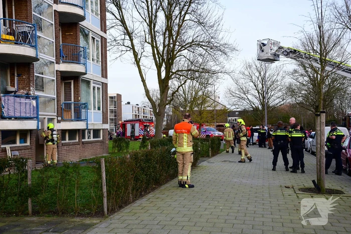 Veel schade bij brand in portiekwoning