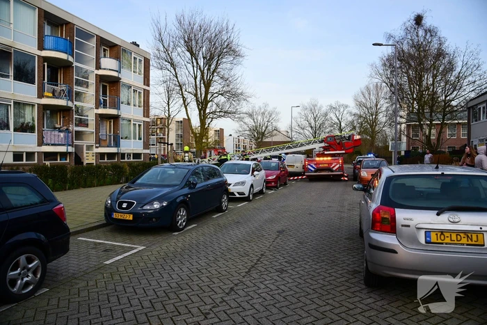 Veel schade bij brand in portiekwoning