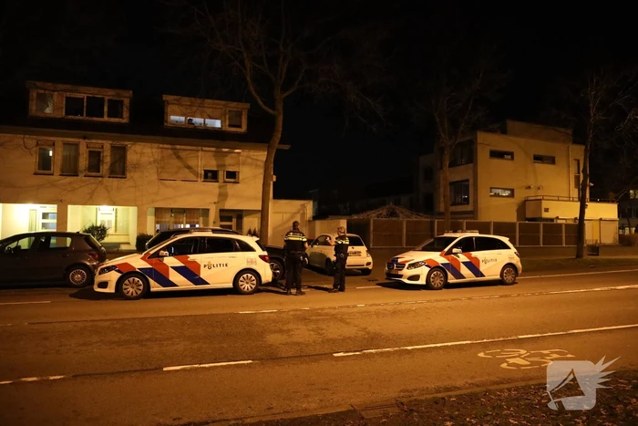 Meerdere papiercontainers in vlammen op