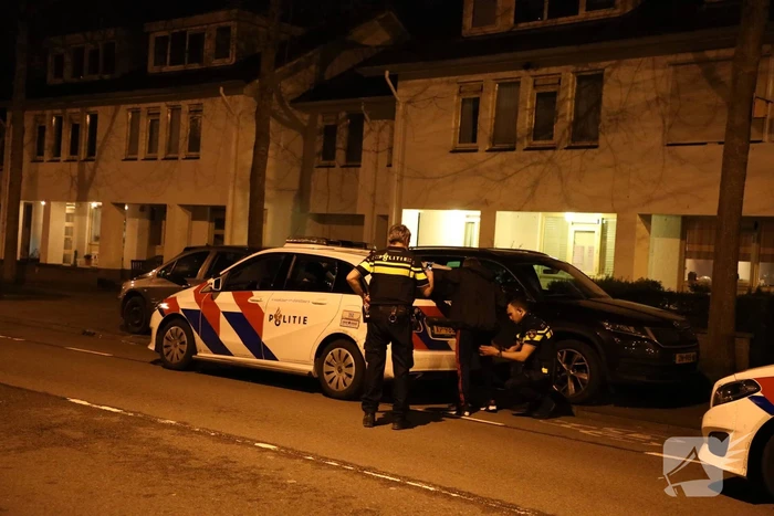 Meerdere papiercontainers in vlammen op