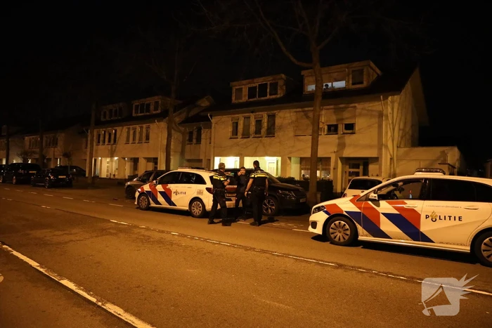 Meerdere papiercontainers in vlammen op