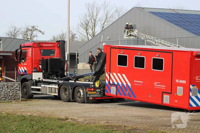 Enorme rookwolken bij grote brand