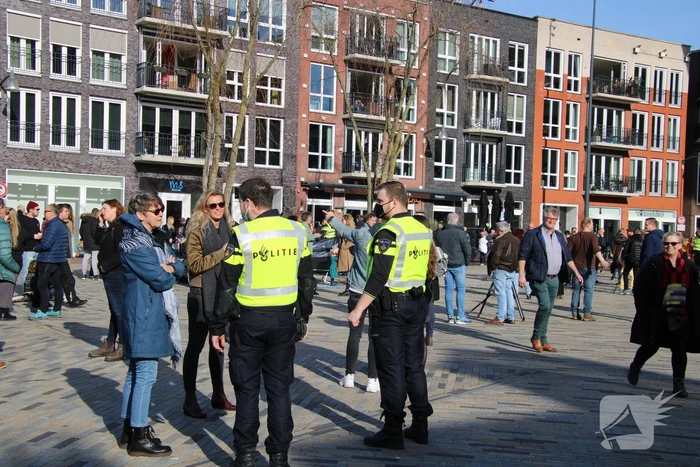 Viruswaanzin en ondernemers demonstreren tegen coronabeleid