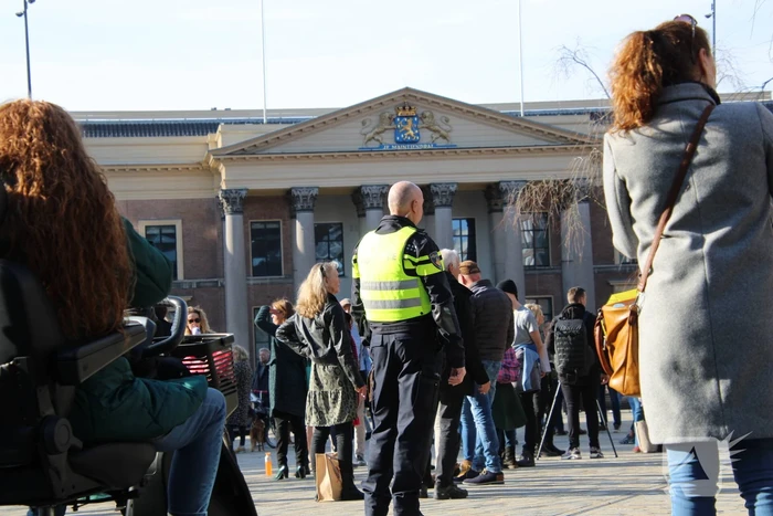 Viruswaanzin en ondernemers demonstreren tegen coronabeleid