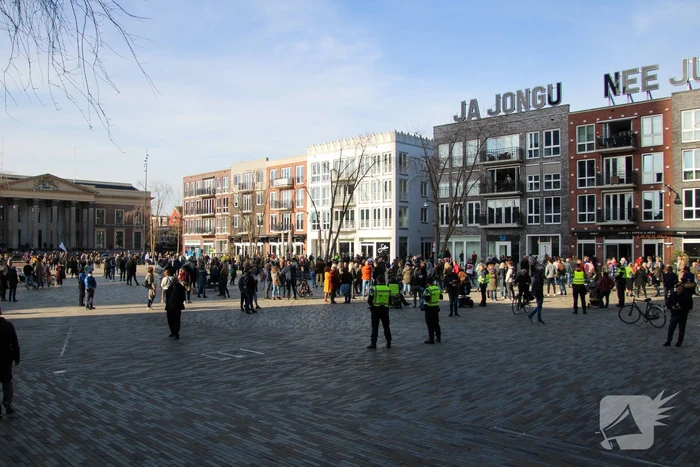 Viruswaanzin en ondernemers demonstreren tegen coronabeleid