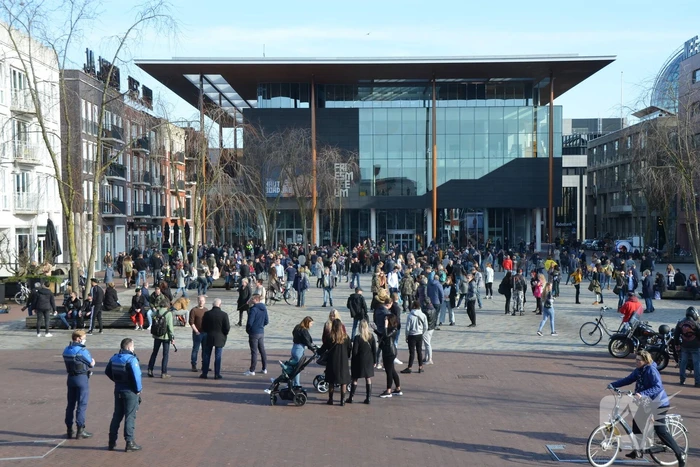 Viruswaanzin en ondernemers demonstreren tegen coronabeleid
